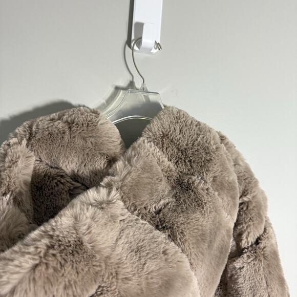 BCBG Maxazria Womens L Tan Faux Fur Quilted Jacket Hooded Luxury Soft Zip New - Picture 7 of 10